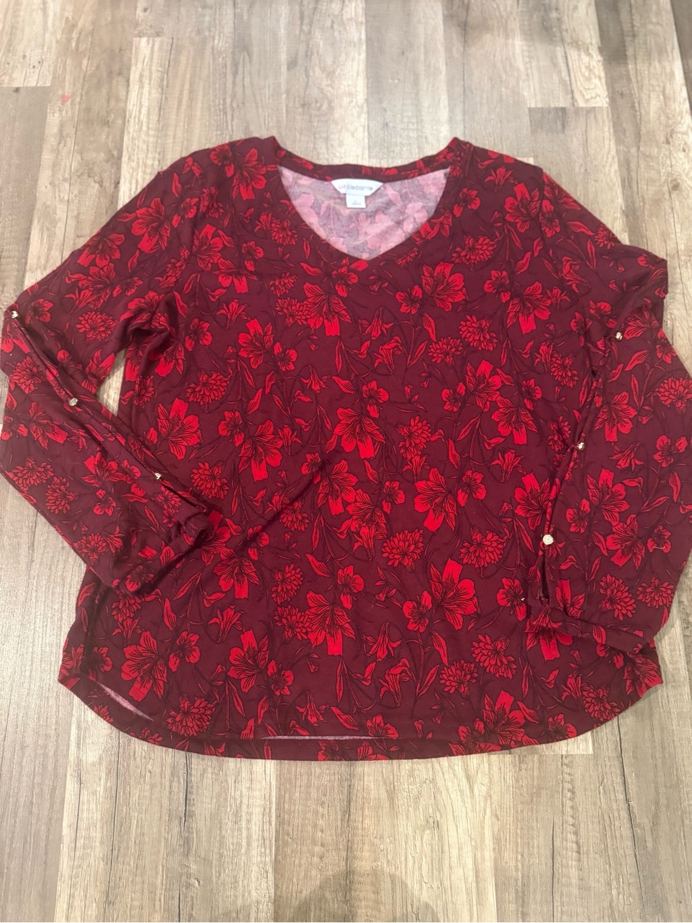 Red Floral V-Neck Long-Sleeve Top with Gold Button detail